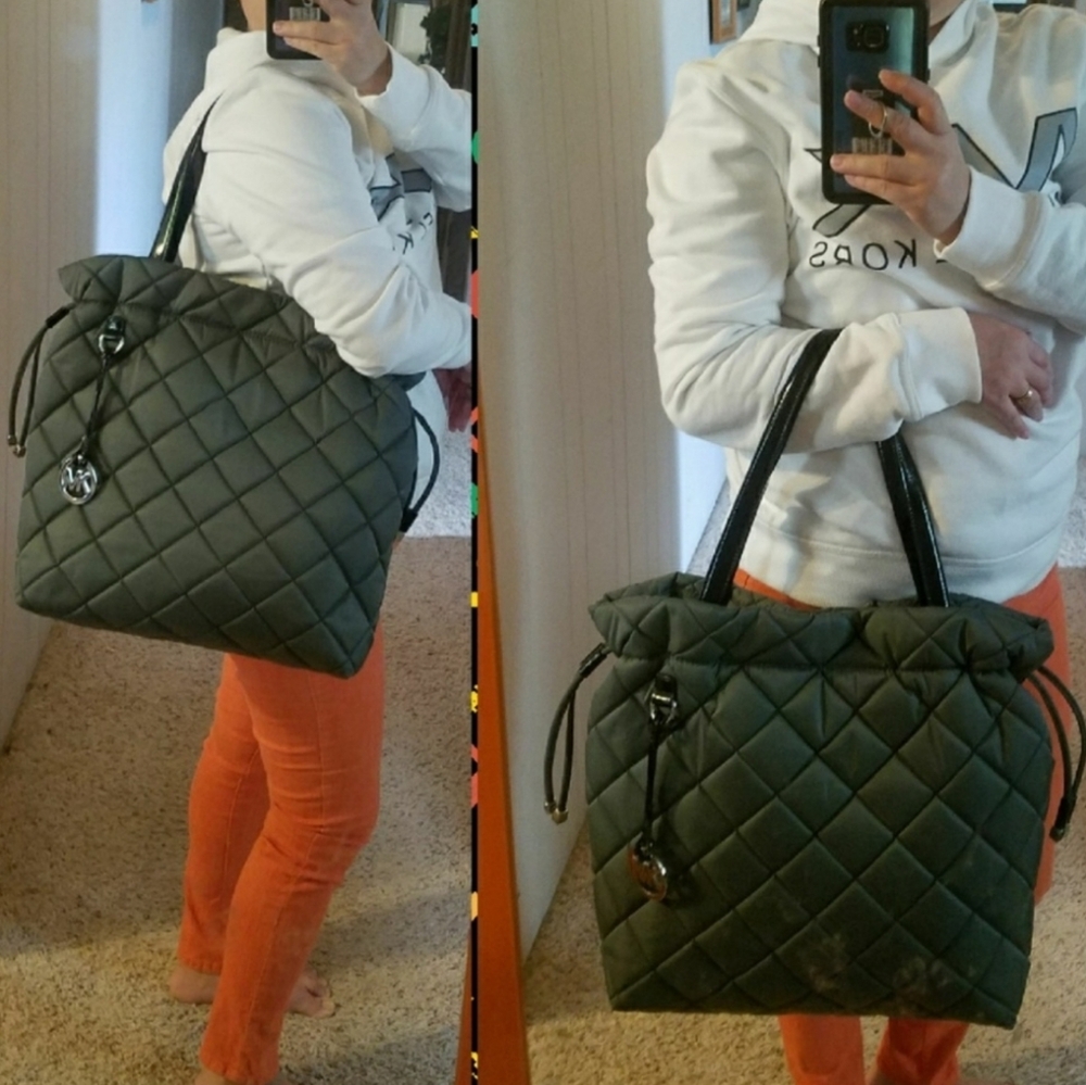 Michael kors tote bag.